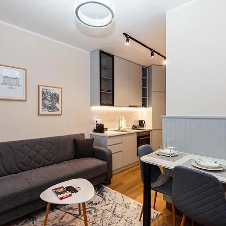 Loris 302 Apartment